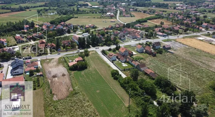 Plac | 4zida