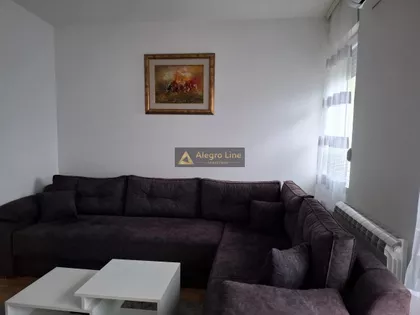 Marine Veličković | 4zida.rs