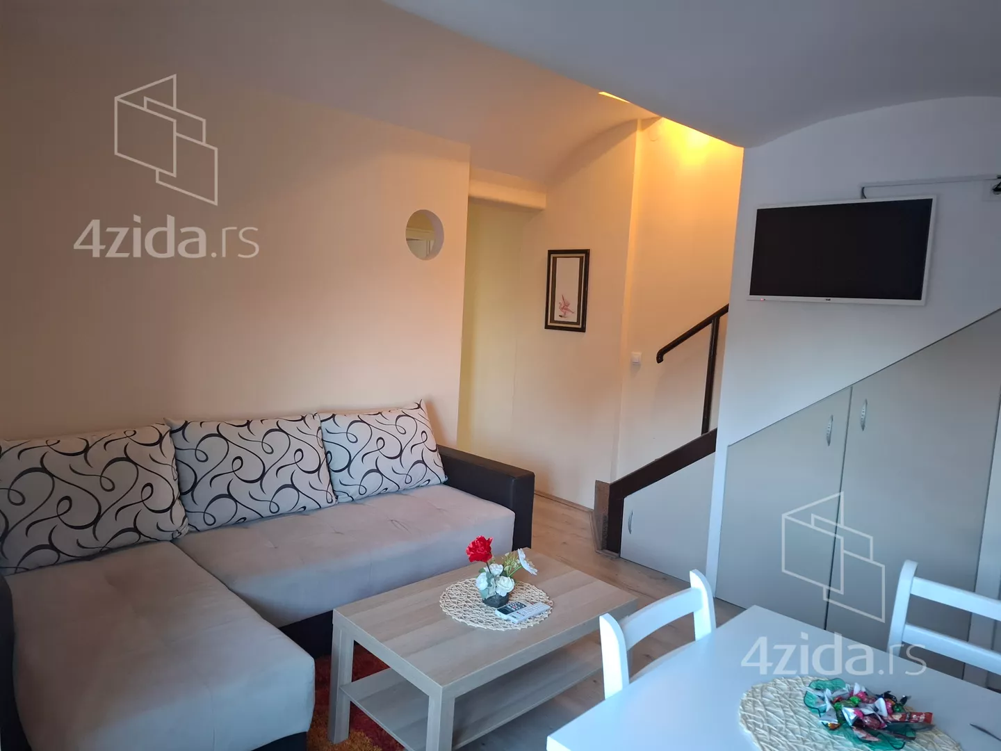 Dvoiposoban stan | 4zida