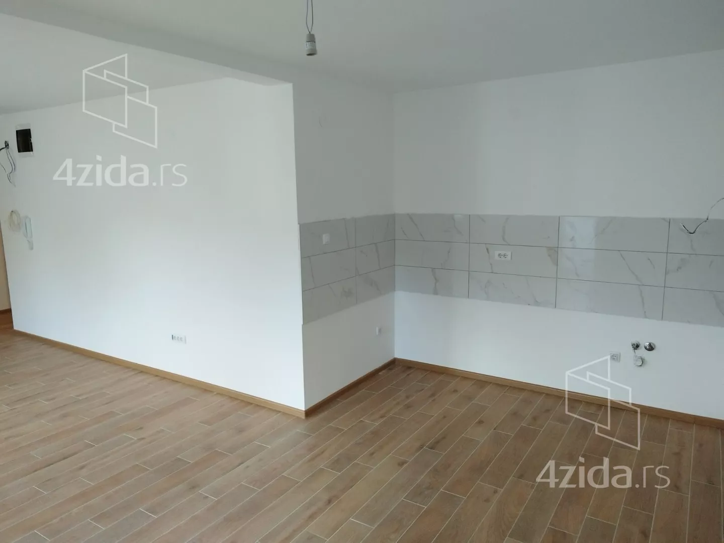 Sedmosoban stan | 4zida