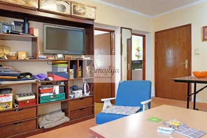 Prvomajska | 4zida.rs