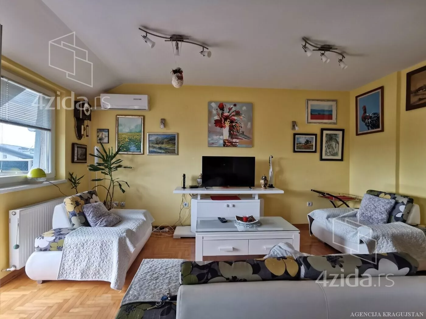 Dvoiposoban stan | 4zida