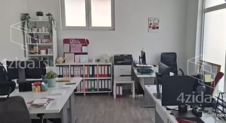 Poslovni prostor | 4zida