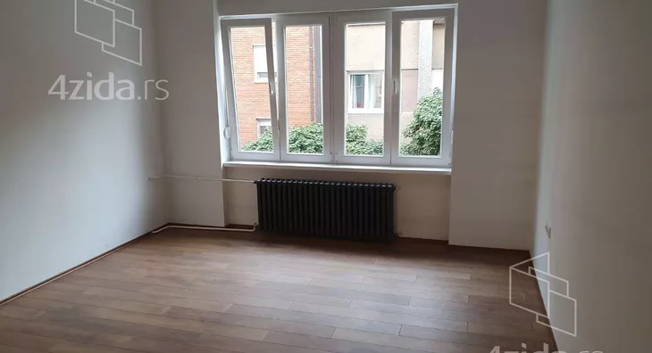 Četvoroiposoban stan | 4zida