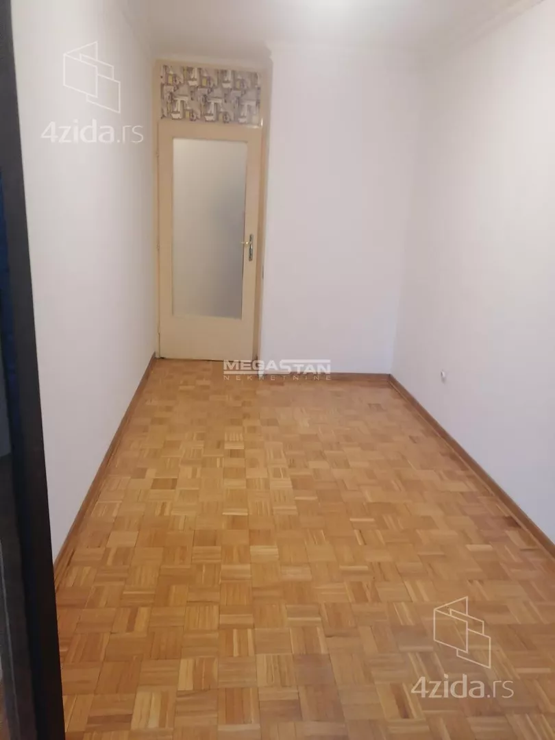 Četvoroiposoban stan | 4zida