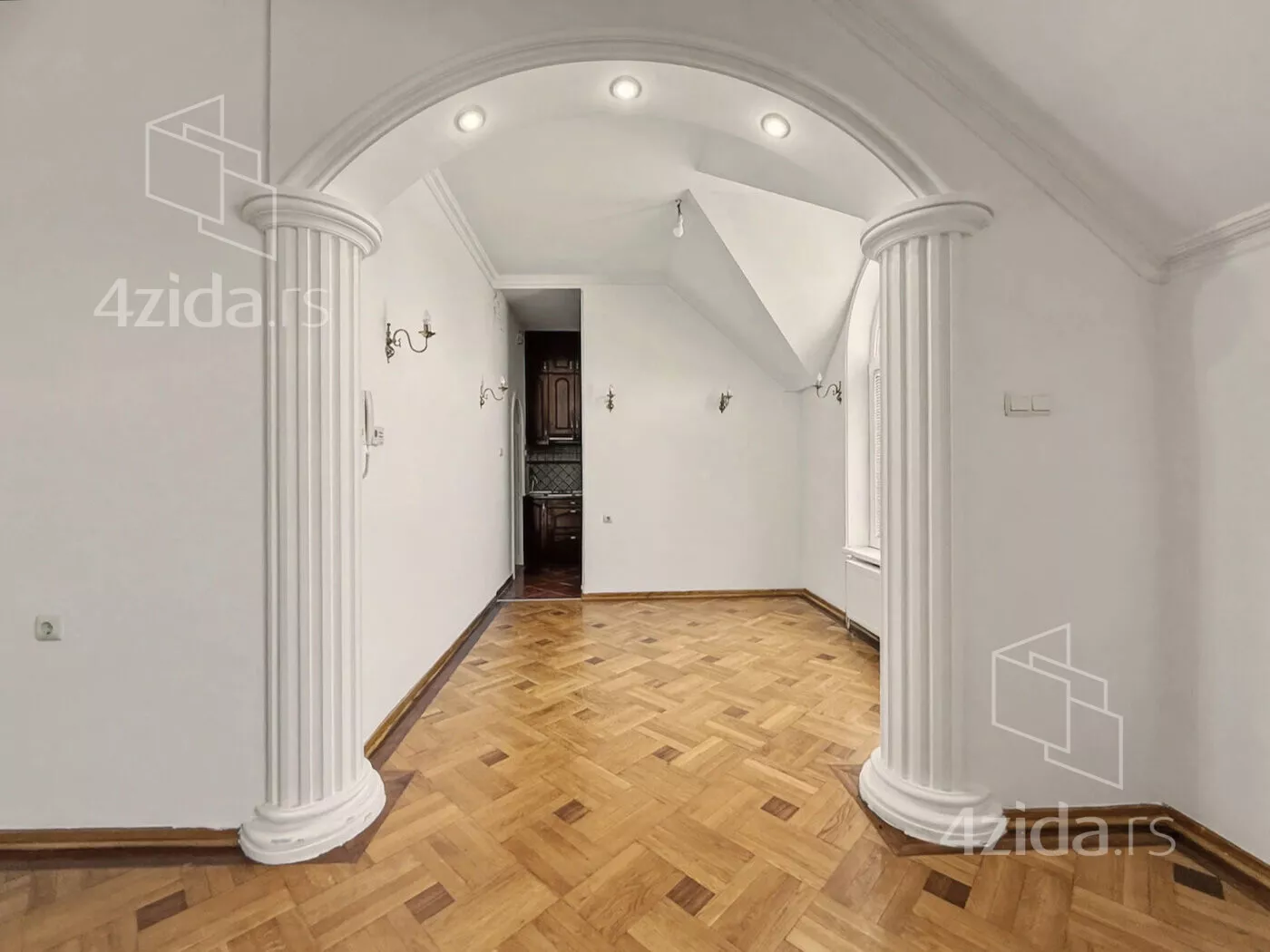 Troiposoban stan | 4zida