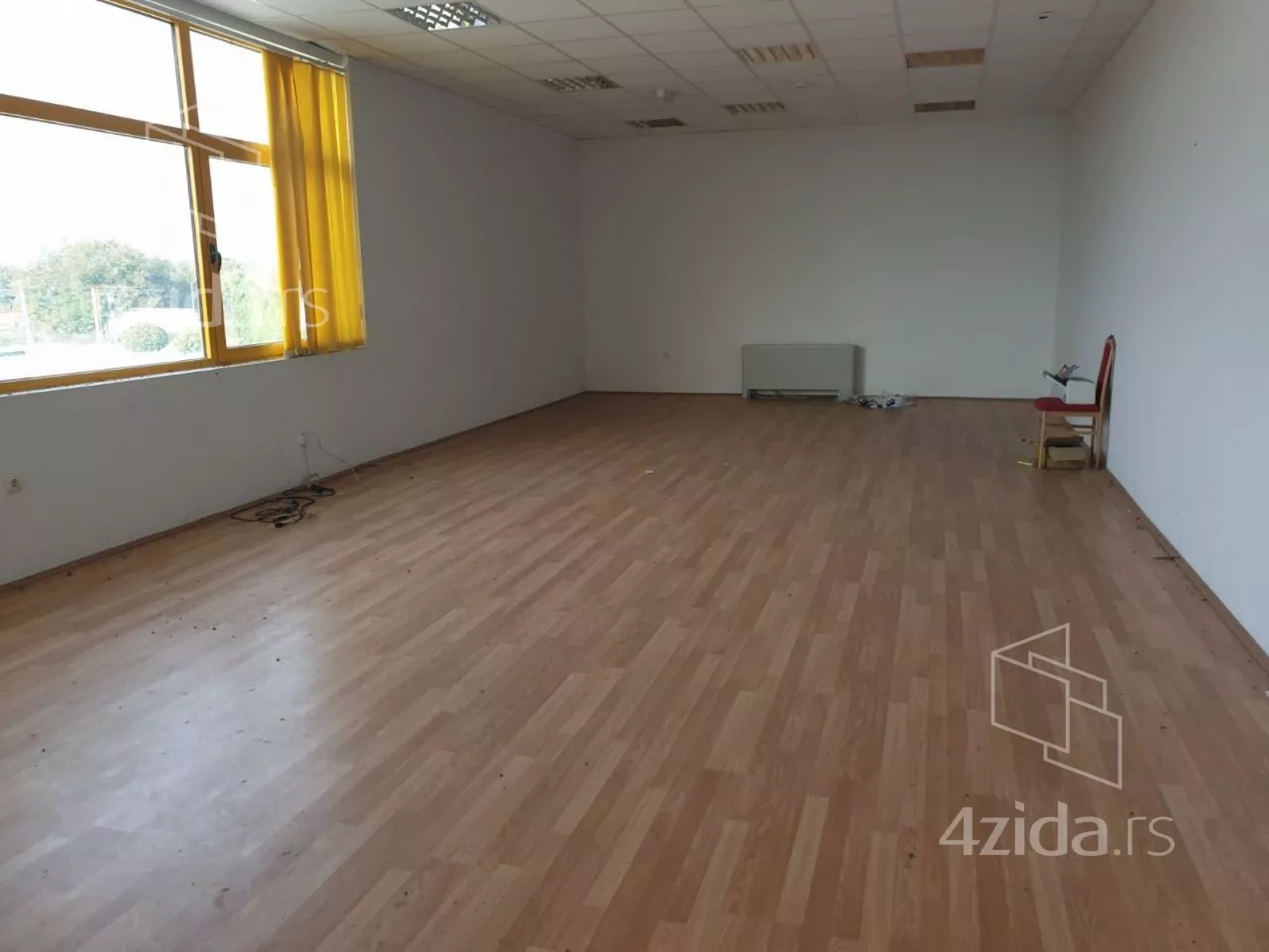 Poslovna zgrada | 4zida