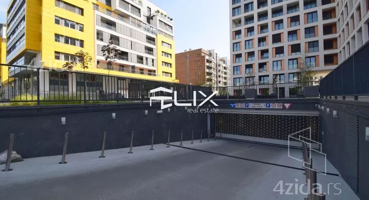 Šestosoban stan | 4zida