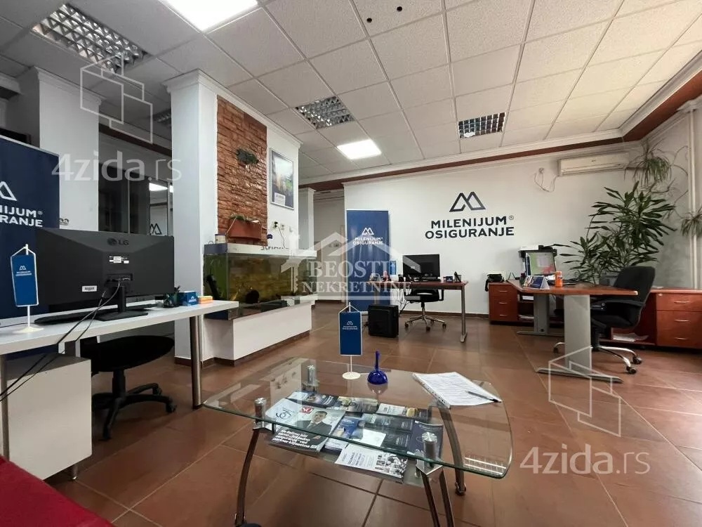Lokal | 4zida
