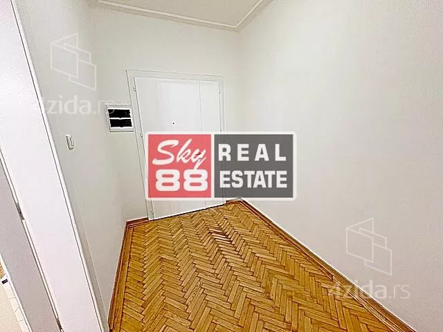 Četvoroiposoban stan | 4zida