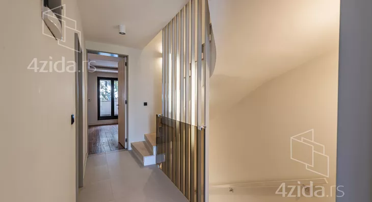 4-etažna kuća | 4zida