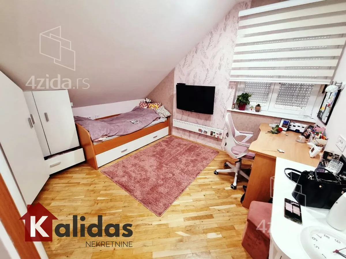 Šestosoban stan | 4zida