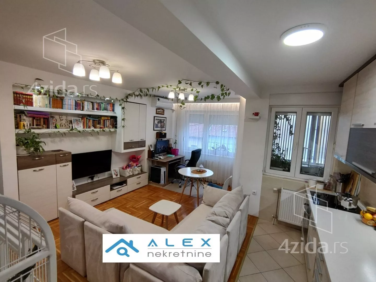 Jednoiposoban stan | 4zida