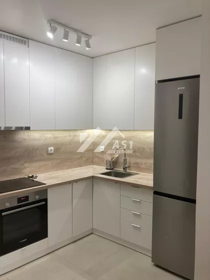 Petra Drapšina | 4zida.rs