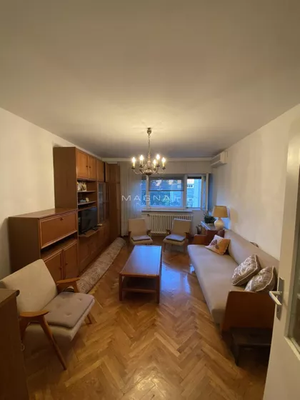 Pravni fakultet - Vračar | 4zida.rs