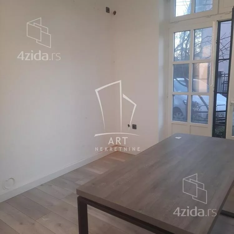 Lokal | 4zida