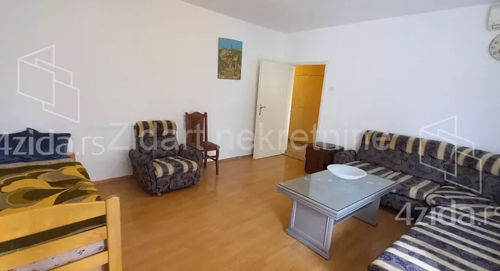 Jednosoban stan za izdavanje, Džona Kenedija, 450€, 42m² - stampaj