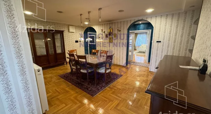 Petosoban stan | 4zida