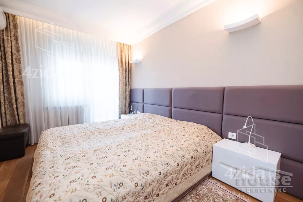 Šestosoban stan | 4zida