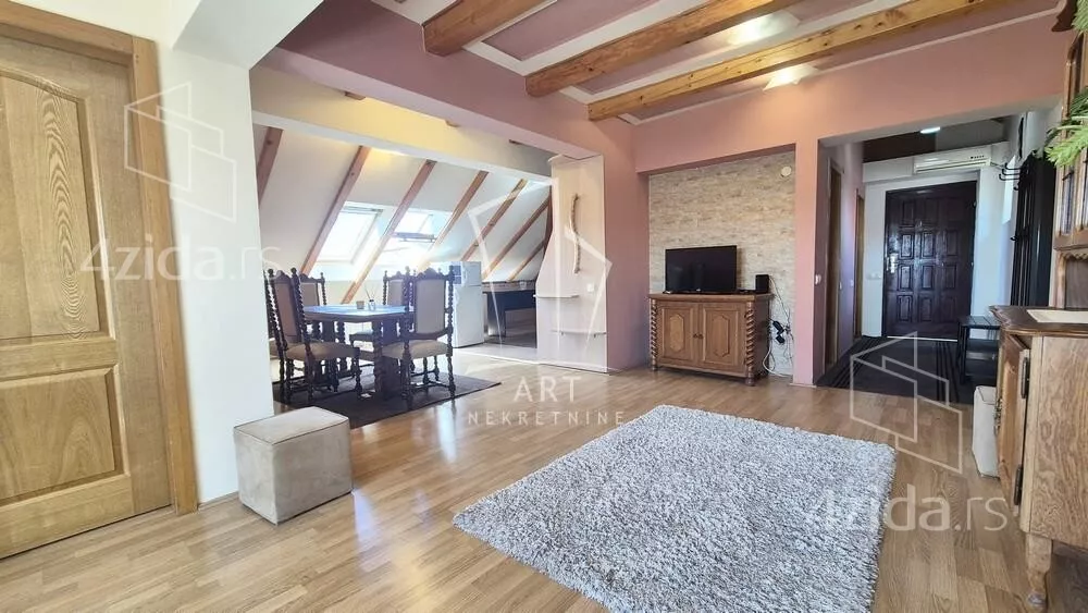 Četvoroiposoban stan | 4zida