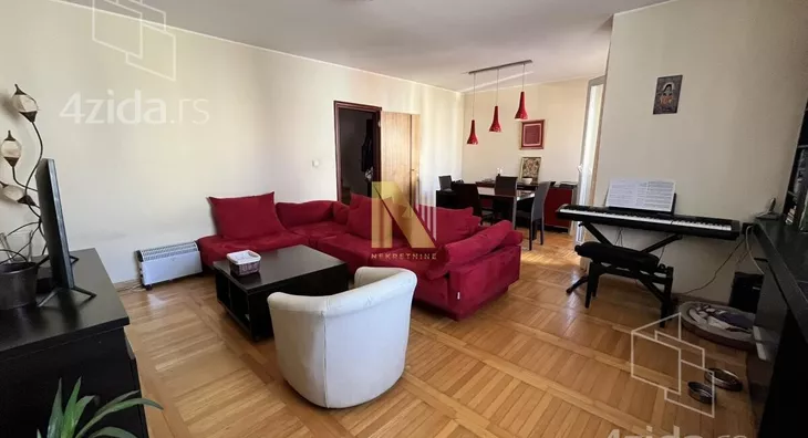 Petosoban stan | 4zida