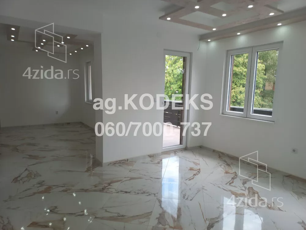 Četvoroiposoban stan | 4zida