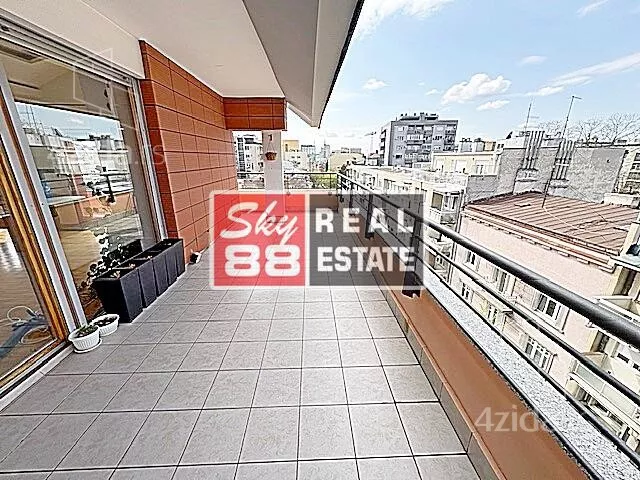 Šestoiposoban stan | 4zida