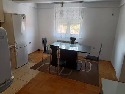 Lovćenska 1 | 4zida.rs