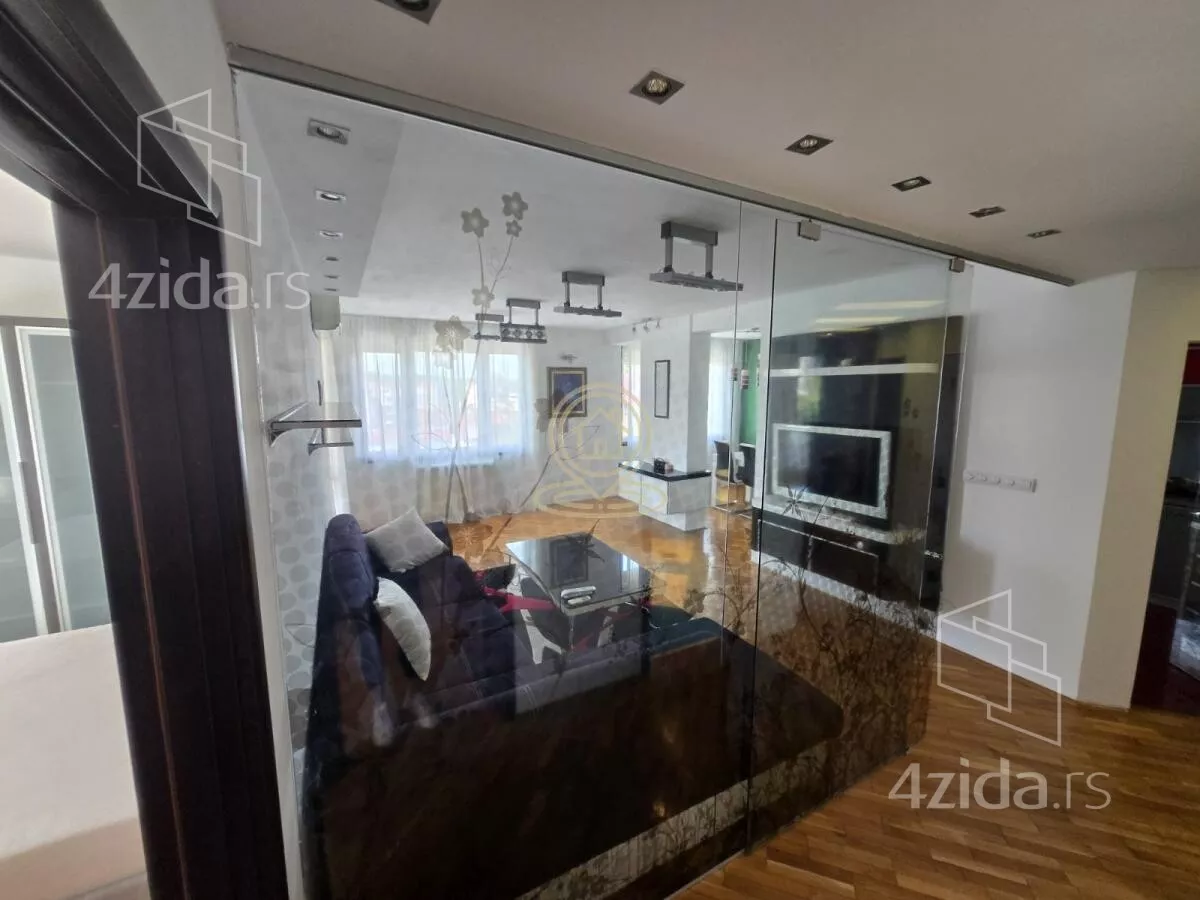 Troiposoban stan | 4zida