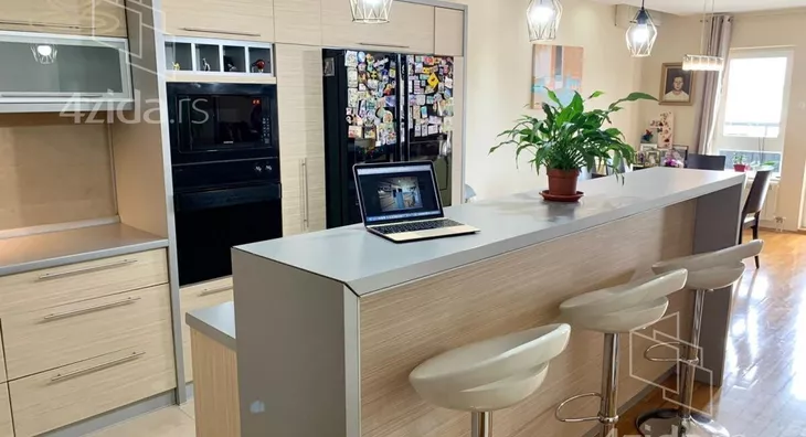 Petosoban stan | 4zida