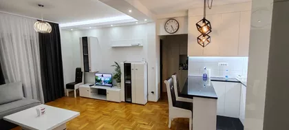 Jovana Raskovica | 4zida.rs