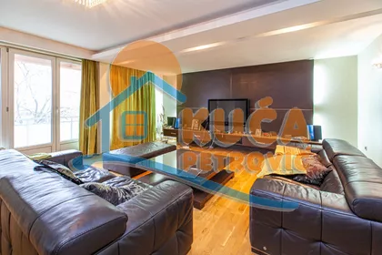 Milana Rakića | 4zida.rs