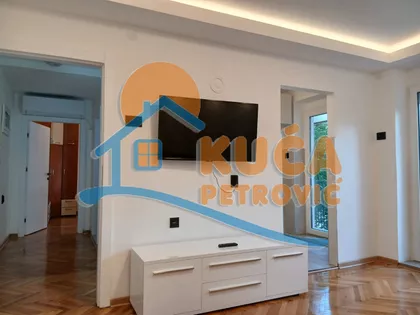 Orlovića Pavla | 4zida.rs