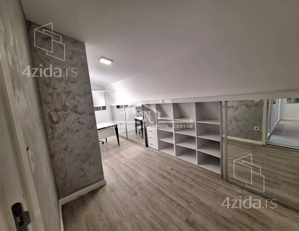 Četvoroiposoban stan | 4zida