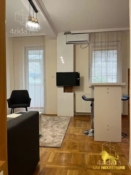 DOSITEJEVA | 4zida.rs