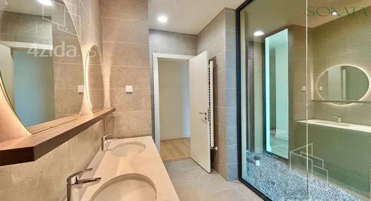 Šestosoban stan | 4zida