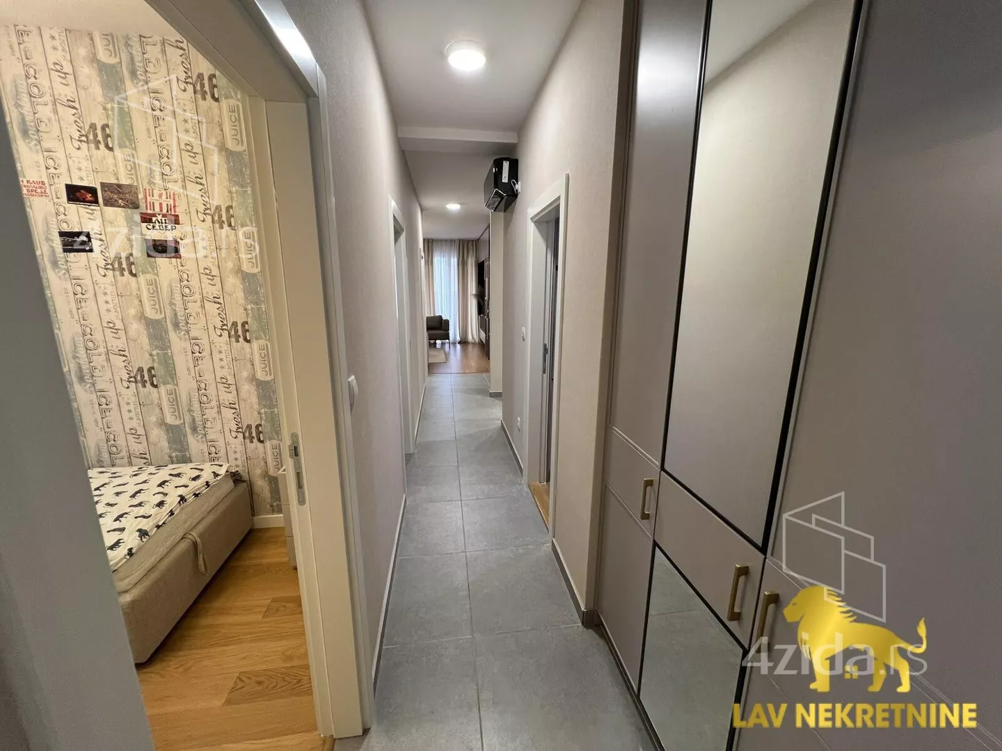 Troiposoban stan | 4zida