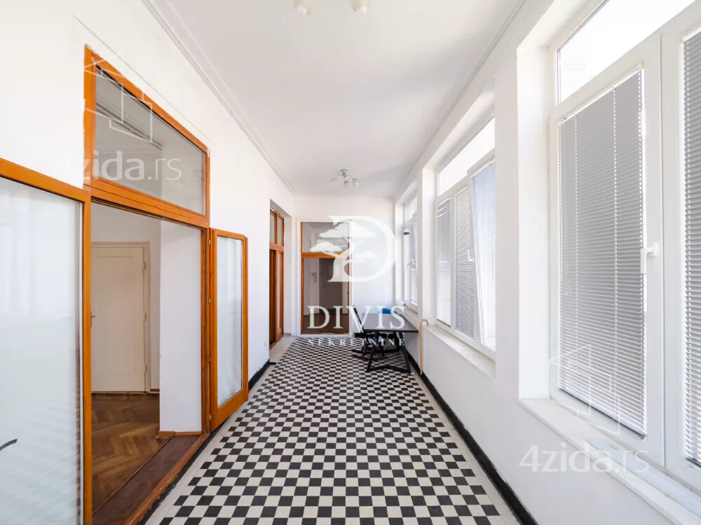 Četvoroiposoban stan | 4zida