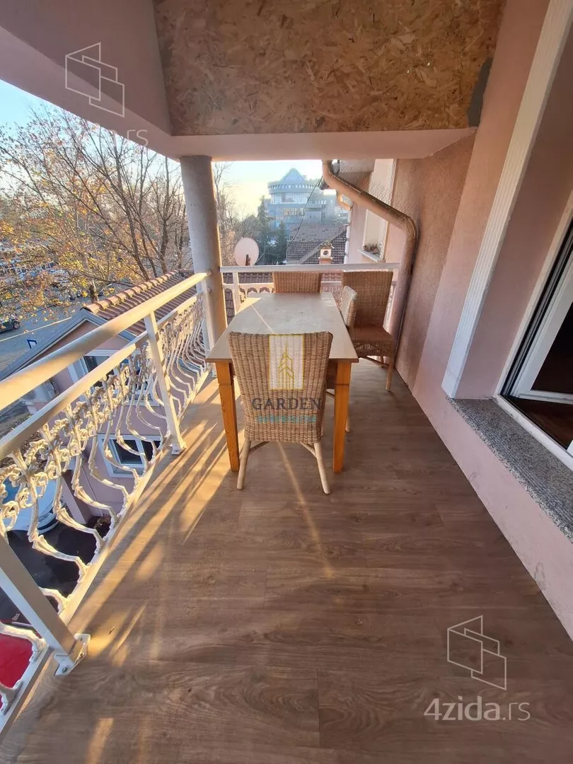 Troiposoban stan | 4zida