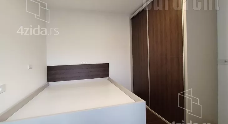 Šestosoban stan | 4zida