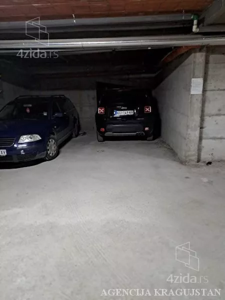 Garaža | 4zida