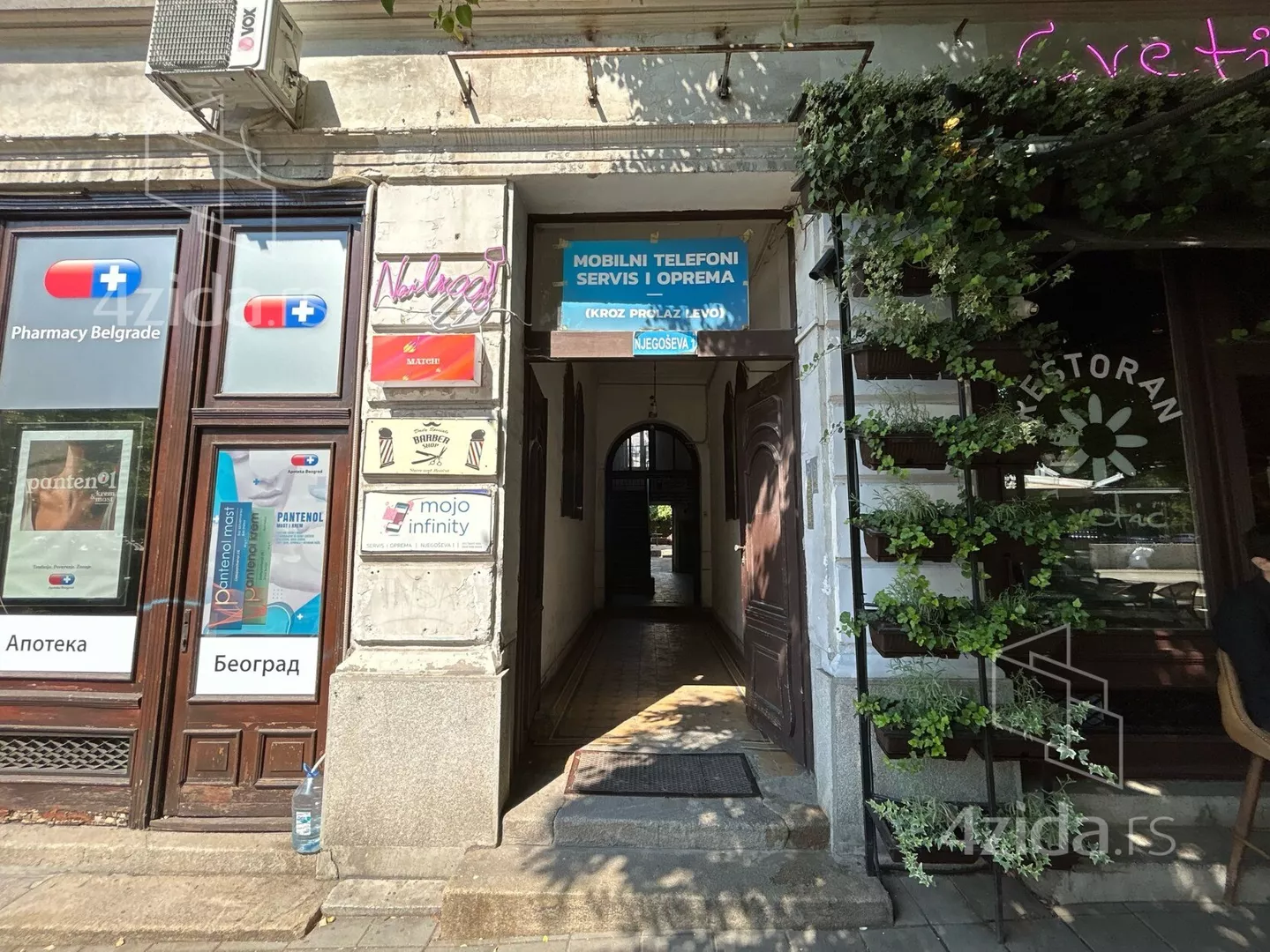 Četvoroiposoban stan | 4zida