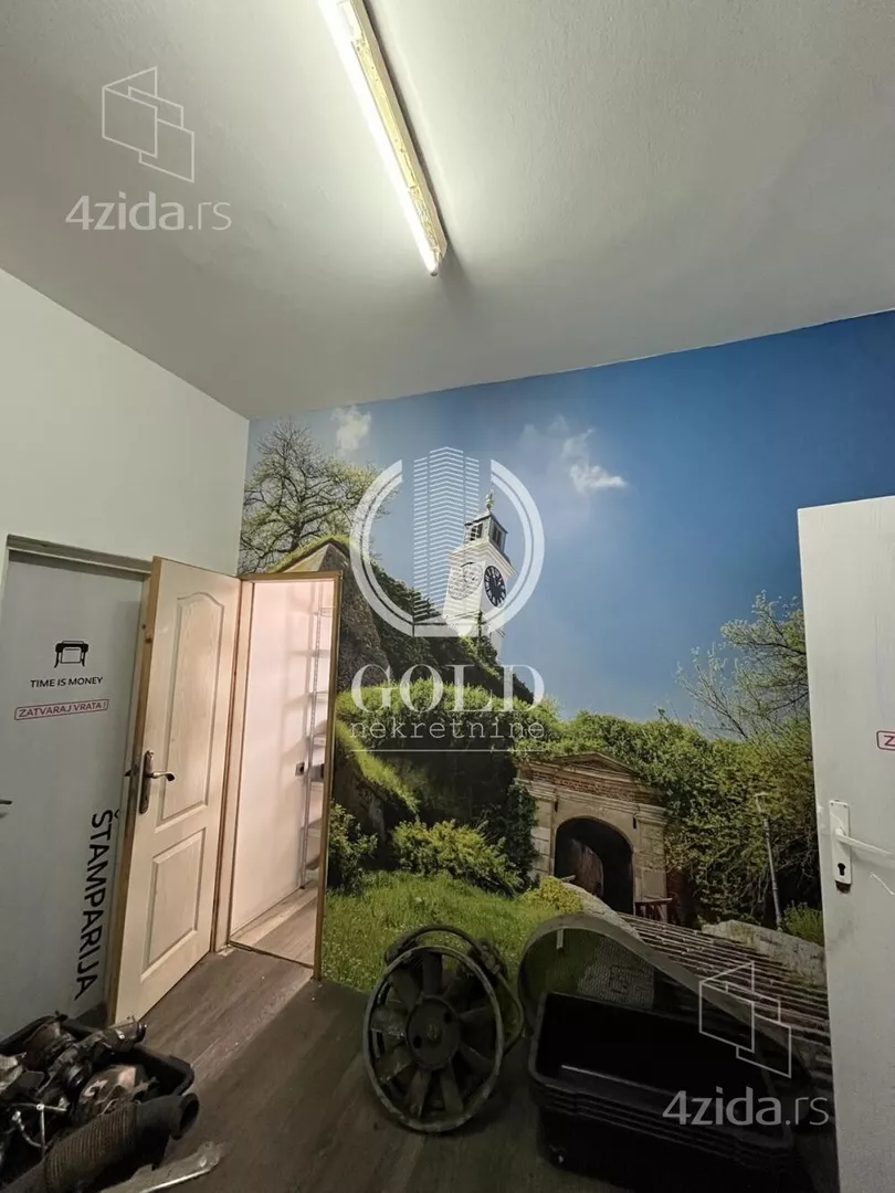 Poslovni prostor | 4zida