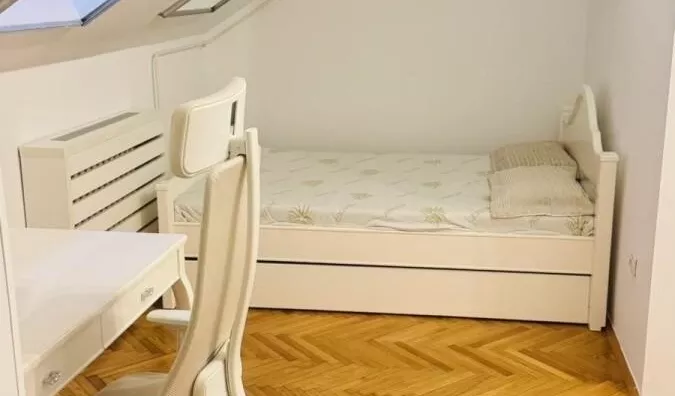 Četvoroiposoban stan | 4zida