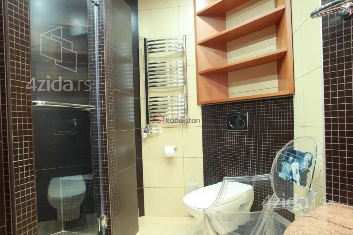 Petosoban stan | 4zida