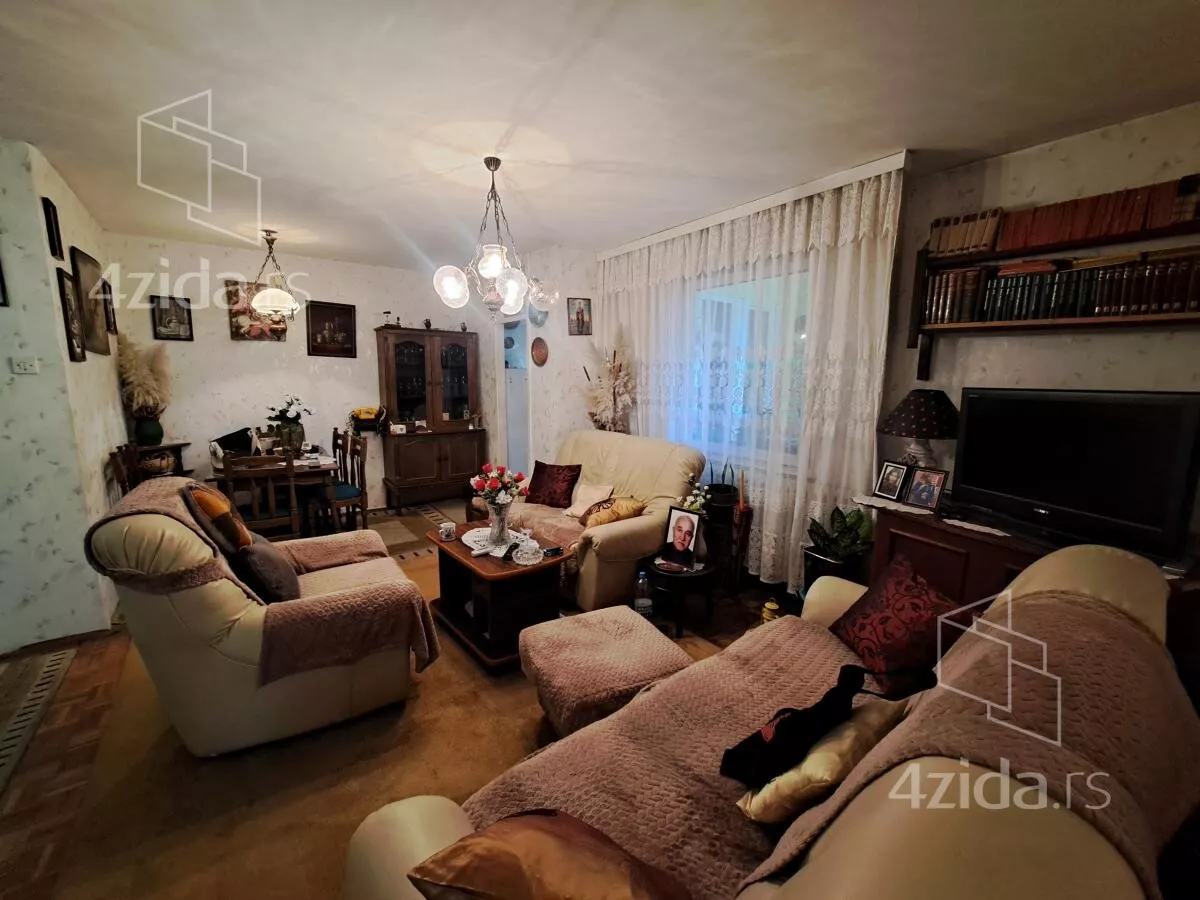 Troiposoban stan | 4zida
