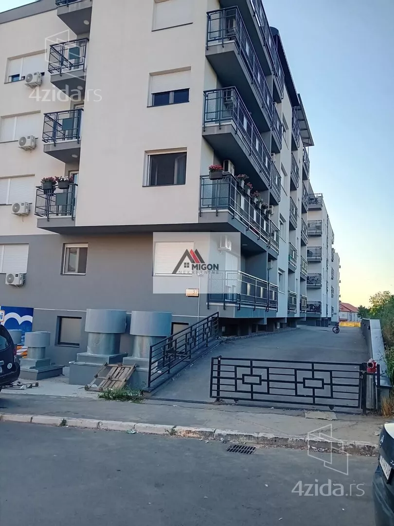Troiposoban stan | 4zida