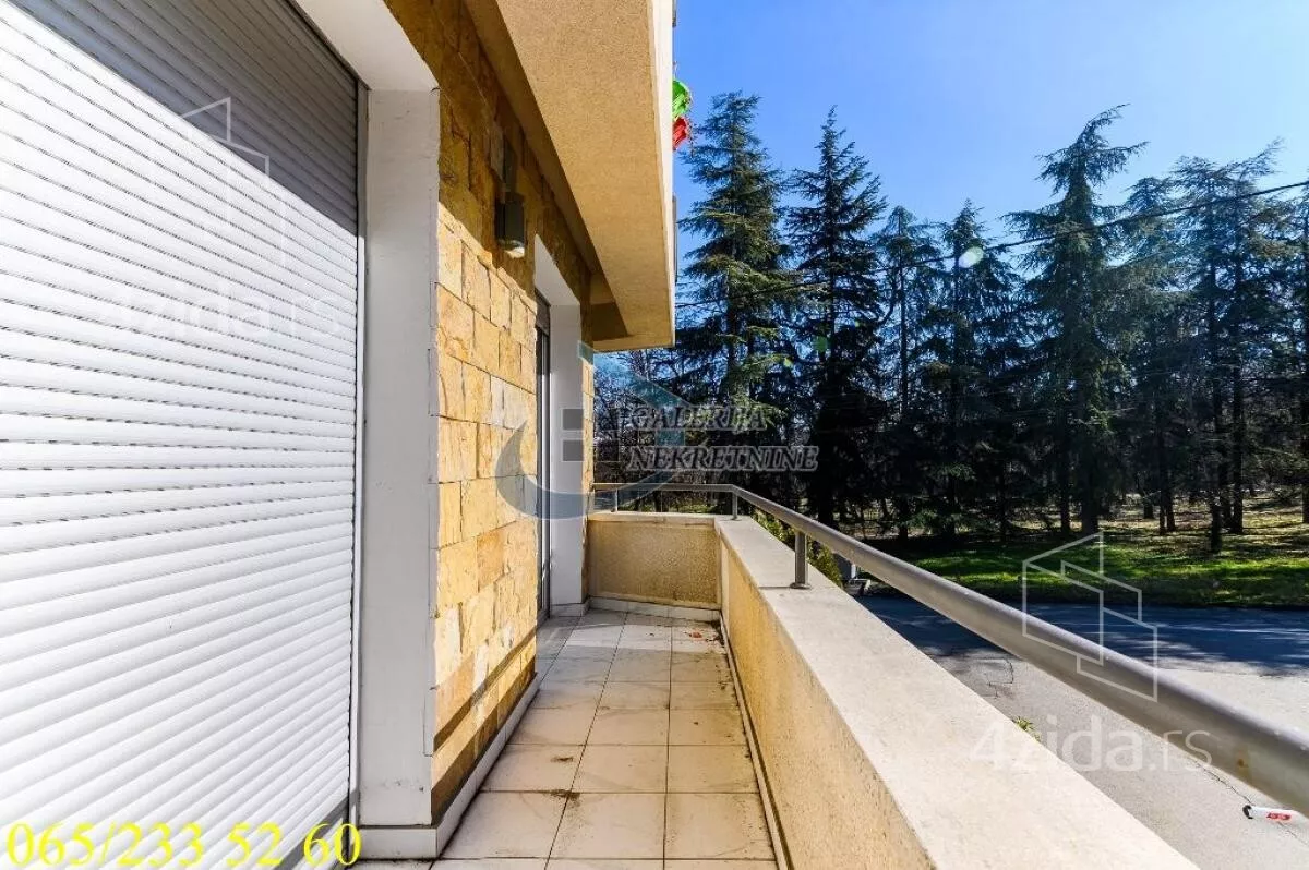 Petosoban stan | 4zida