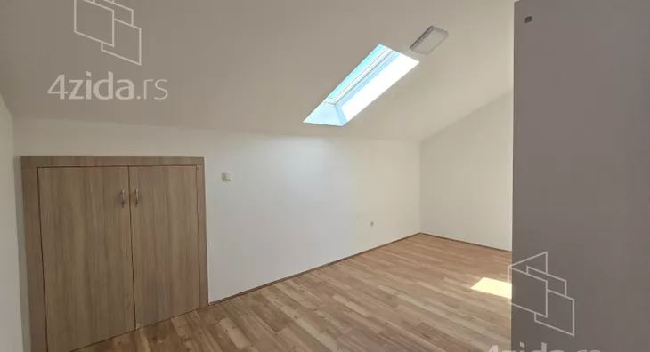 Četvoroiposoban stan | 4zida