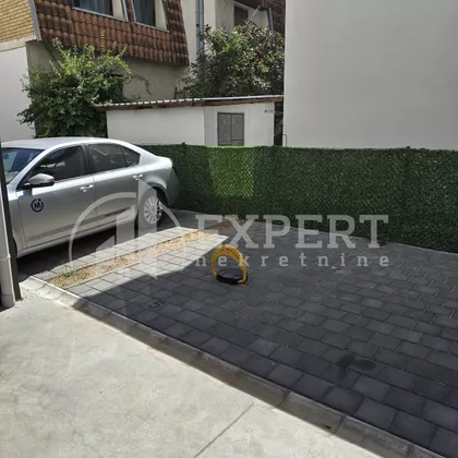 Jovana Skerlića | 4zida.rs